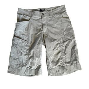 Arc'teryx‎ Men's Shorts Beige Size 30 Cargo Pocket Hiking Outdoors